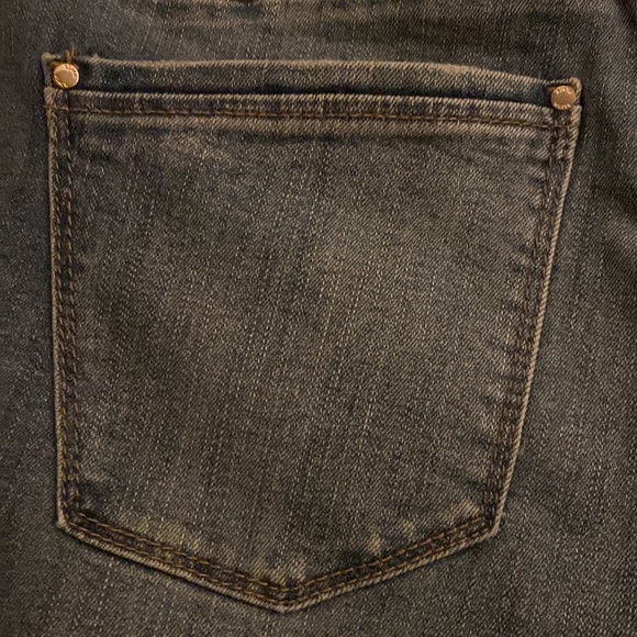 White House Black Market semi distressed, zipper, skinny jeans, size 6 - Picture 3 of 9